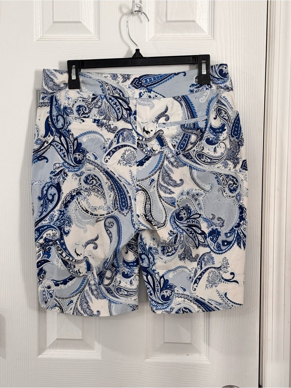 🦋Chico's White and Blue Paisley Bermuda Shorts - Picture 3 of 10